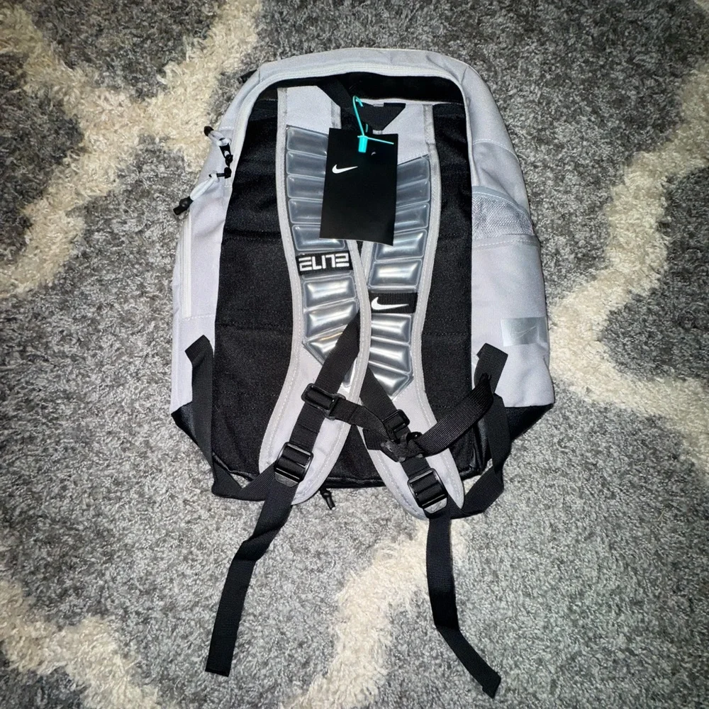 Nike Elite Light Gray Backpack - Picture 2 of 4